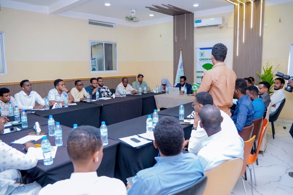 Maamulka iyo macalimiinta kuliyadaha kala duwan ee Jaamacadda Green Hope University - Branch of Beledweyne 631913640 937361258799462 6632354159795058041 n